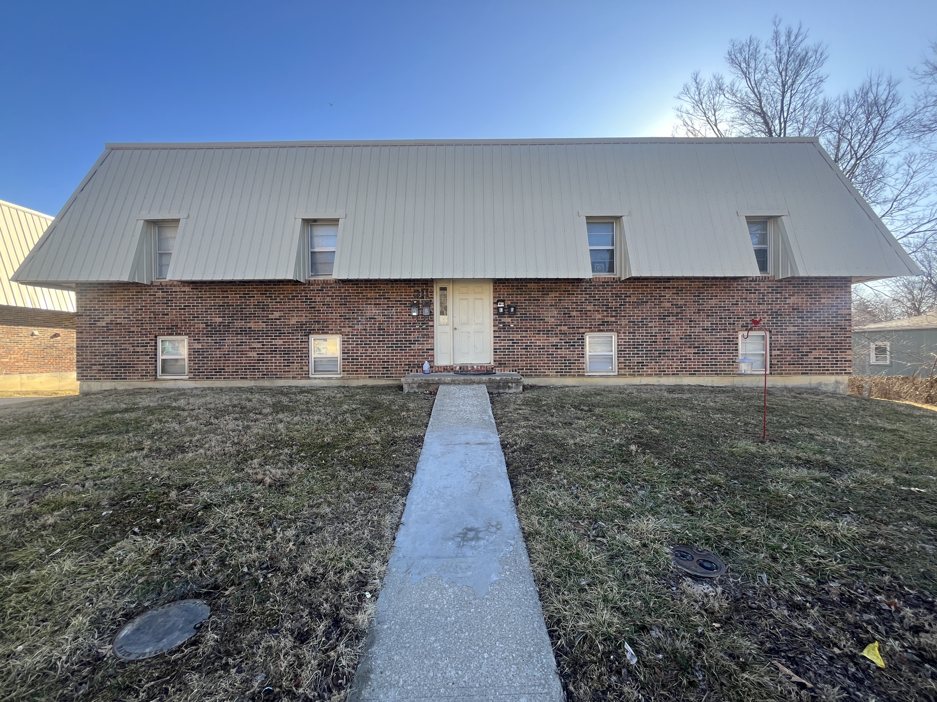 511 Laurel Street - B